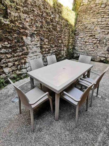 Appartement 3 Chambres Au Coeur Du Jura, Ideal Famille Salins-les-Bains Exteriér fotografie